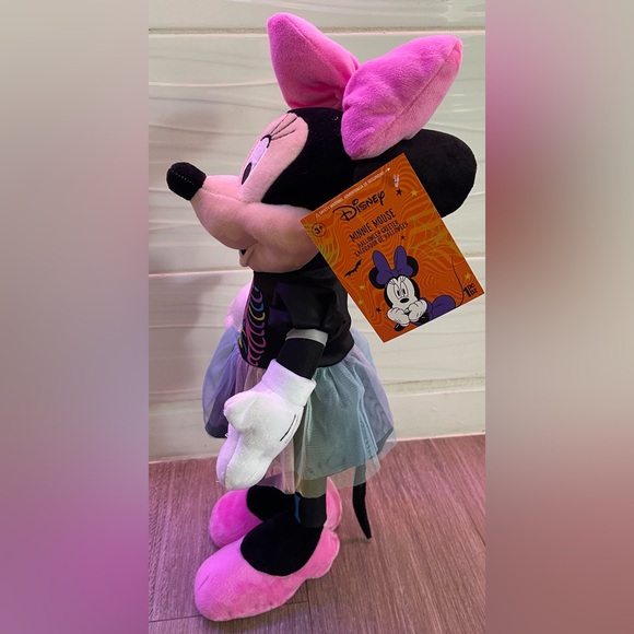NWT..Minnie Mouse Halloween 🎃 Greeter - Picture 4 of 6